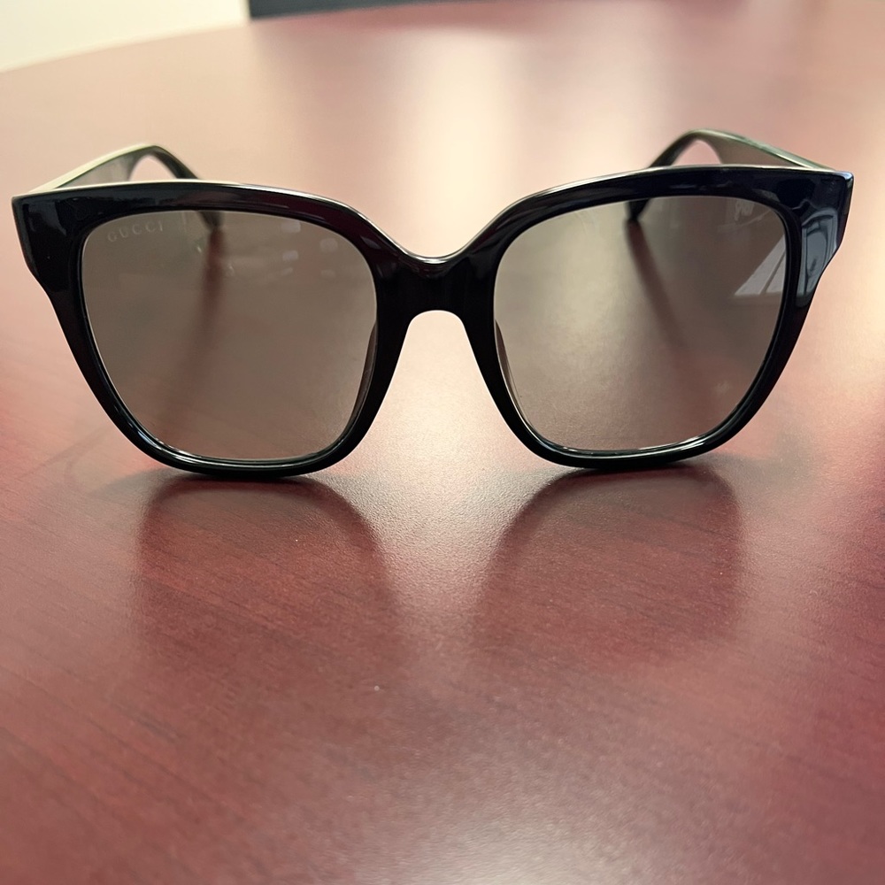 Gucci Sunglasses - Womens